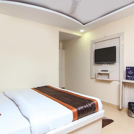 Oyo 8883 Hotel Comfort Zone Lucknow Bagian luar foto