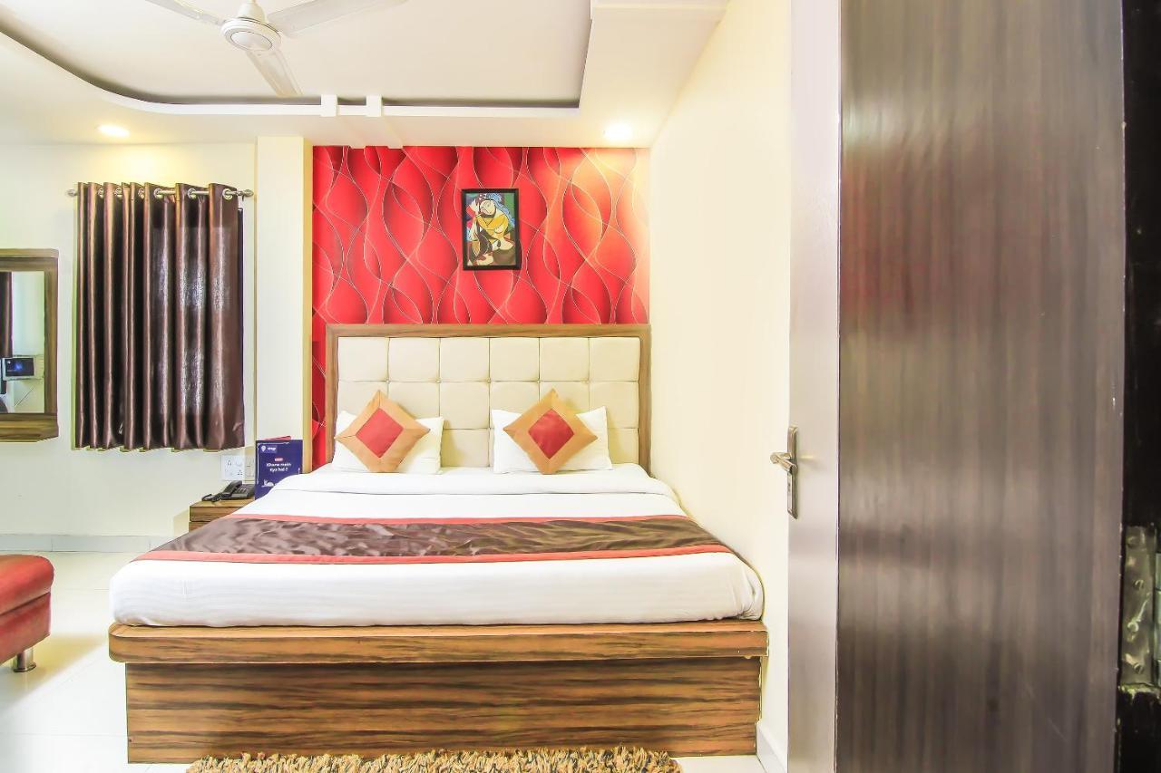 Oyo 8883 Hotel Comfort Zone Lucknow Bagian luar foto