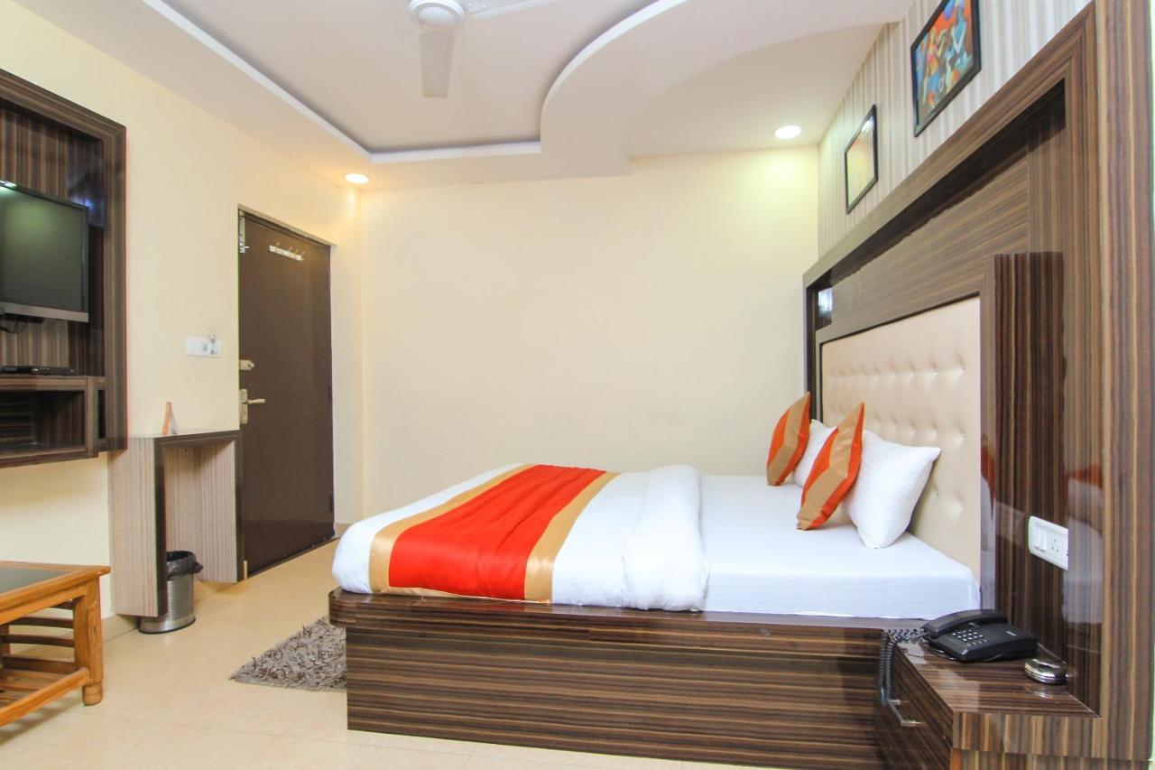 Oyo 8883 Hotel Comfort Zone Lucknow Bagian luar foto