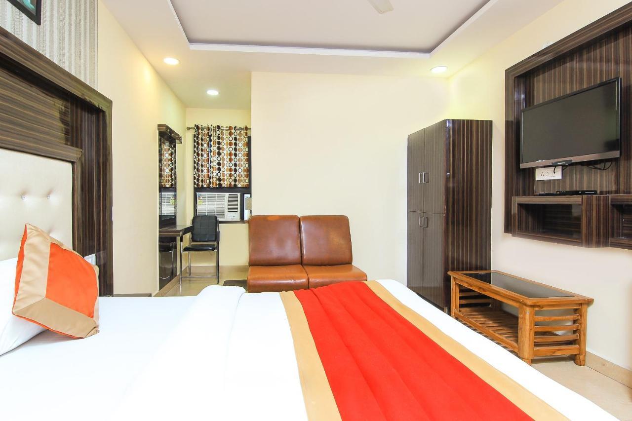 Oyo 8883 Hotel Comfort Zone Lucknow Bagian luar foto