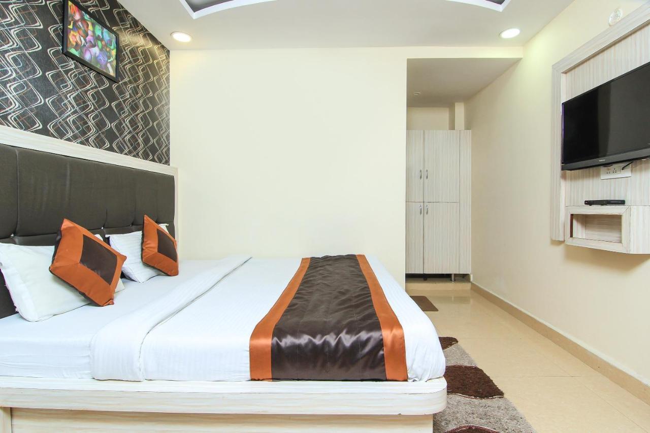 Oyo 8883 Hotel Comfort Zone Lucknow Bagian luar foto