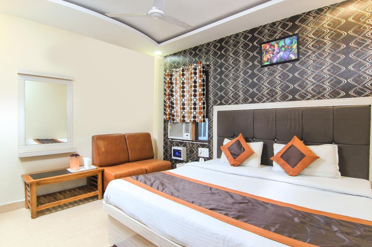 Oyo 8883 Hotel Comfort Zone Lucknow Bagian luar foto