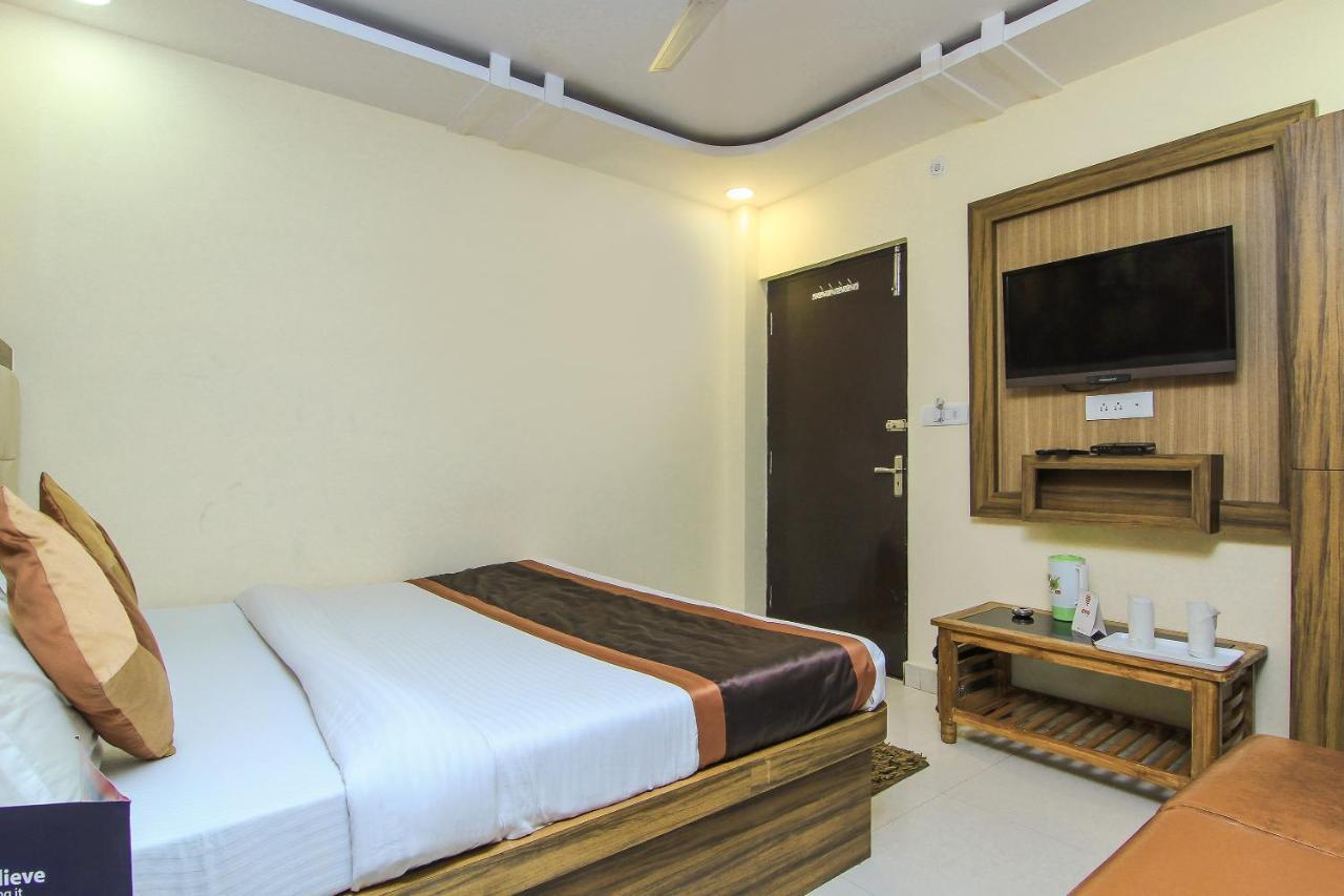 Oyo 8883 Hotel Comfort Zone Lucknow Bagian luar foto